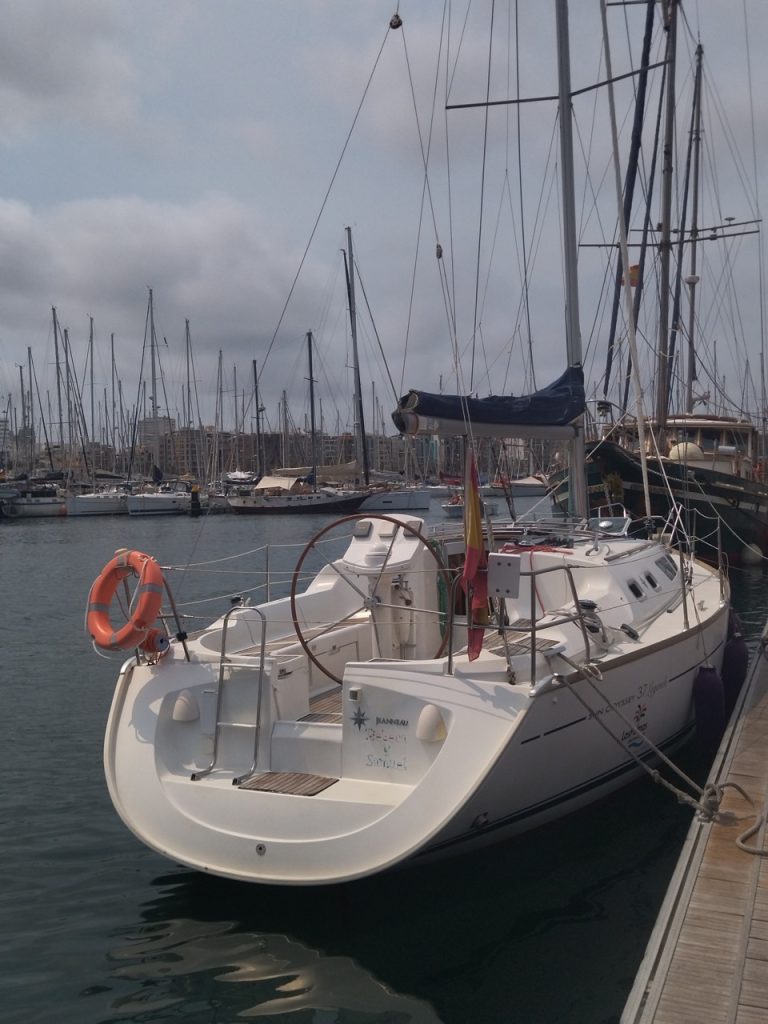 velero amarrado